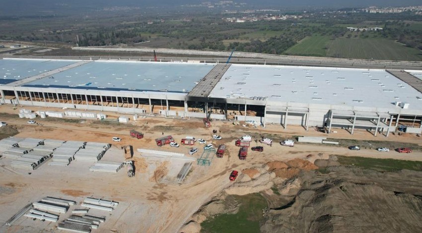 Manisa Organize Sanayi Bölgesi'nde feci yangın! 2 işçi yanarak hayatını kaybetti