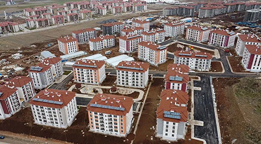 Bakanlık duyurdu! Deprem bölgesinde 75 bin konutun kurası 2 ayda tamamlanacak