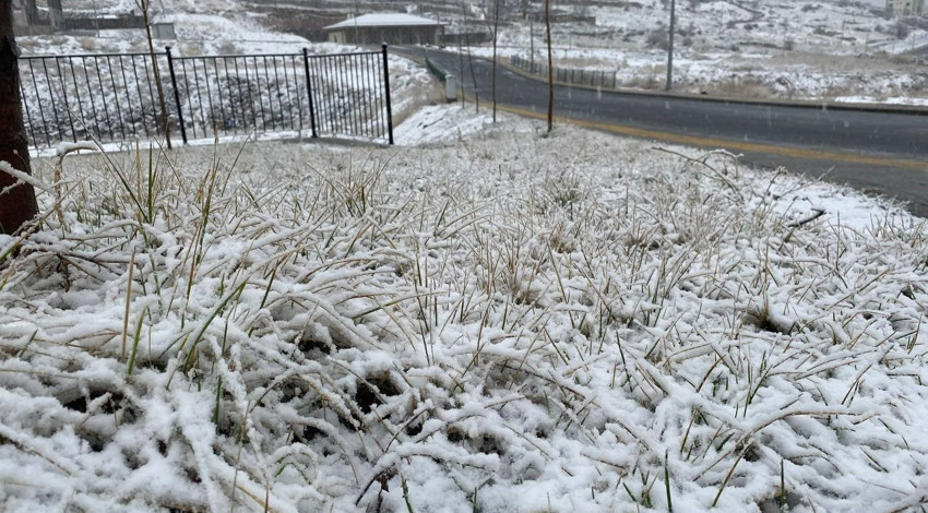 Kayseri’de cemre ile birlikte kar da düştü