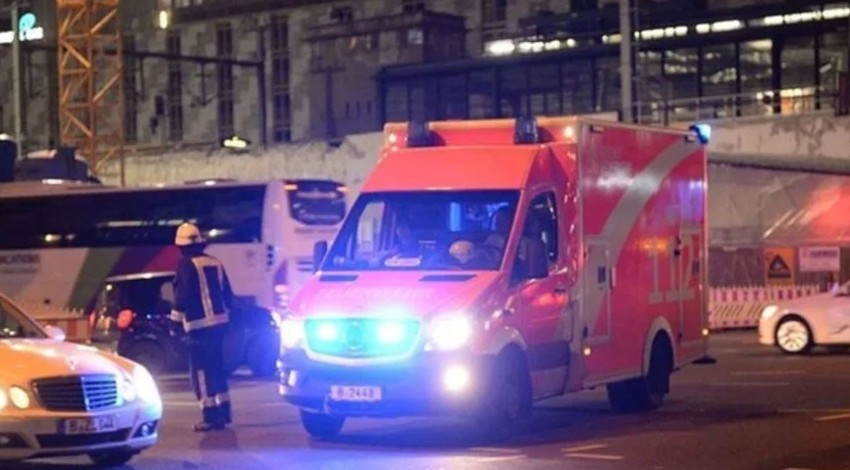 Almanya'da facia! Yolcu otobüsü devrildi: 5 ölü