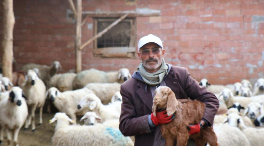 Kendisine oy vermeyen akrabalarına sitem etmişti! O muhtar adayına dizi teklifi geldi