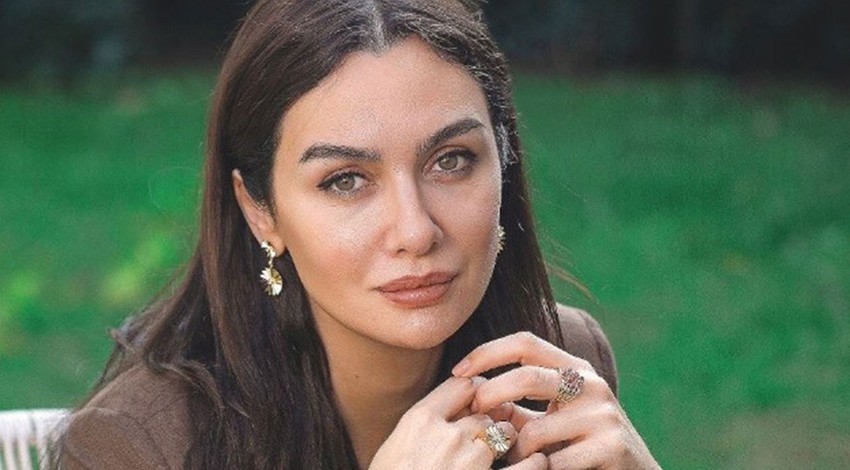 Cannes'da Birce Akalay rüzgarı esti! Derin göğüs dekolteli elbisesi sevenlerinden tam not aldı