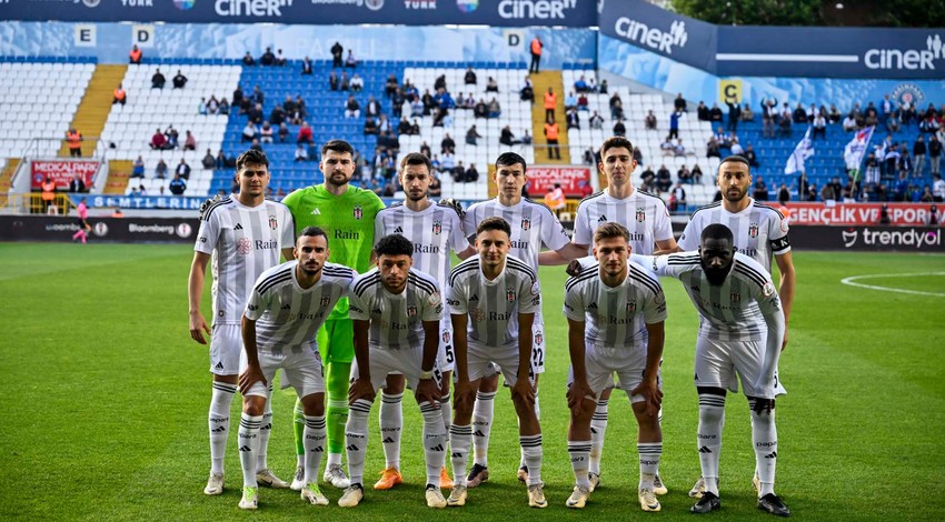 Beşiktaş’tan iç transferde flaş adım! Kimse beklemiyordu! 19 gole katkı veren isimle yeniden görüşülecek