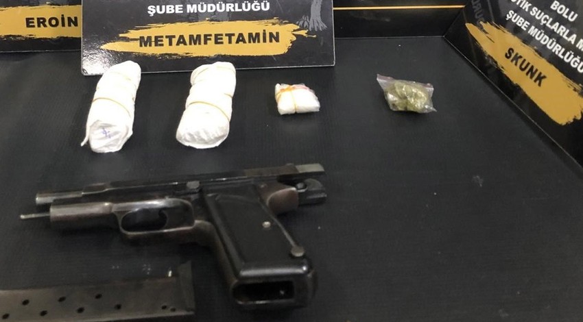 Bolu'da narkotik polisleri uyuşturucu tacirlerine göz açtırmıyor!