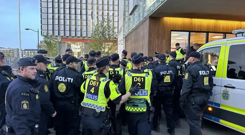 İSVEÇ'TE FİLİSTİN'E DESTEK GÖSTERİLERİNE POLİS MÜDAHALESİ