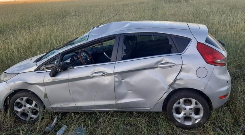 Bolu’da kontrolden çıkan otomobil yoldan çıkarak takla attı: 3 kişi yaralandı