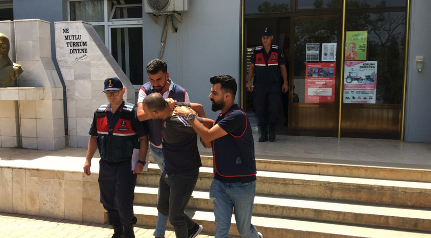 Aydın'da akaryakıt istasyonuna silahlı saldırı! 6 bin TL para alıp kaçtı! Jandarma ekiplerinden kurtulamadı!