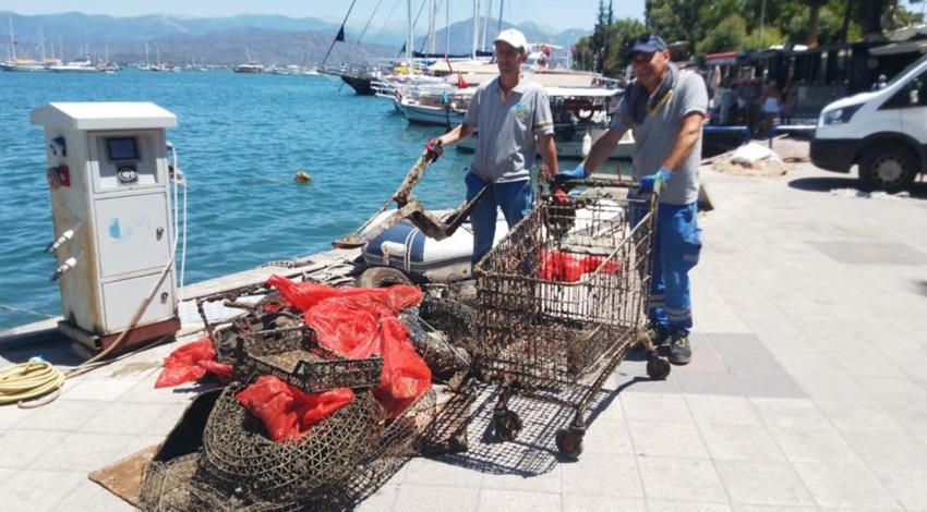 Fethiye'de deniz temizliği: Denizden çıkanlar görenleri şaşkına çevirdi