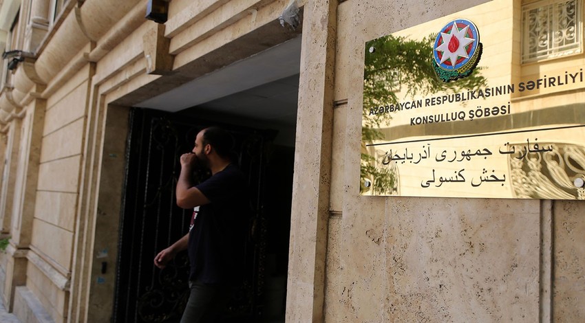 Azerbaycan'ın Tahran Büyükelçiliği tekrar açıldı