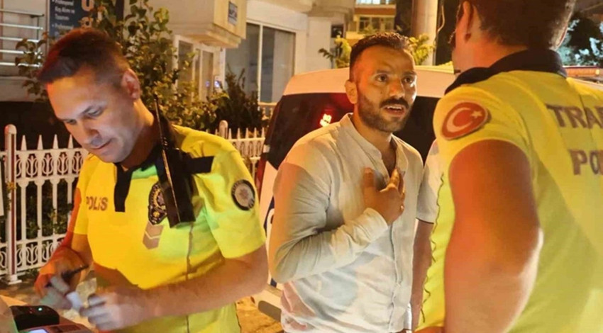 Polisin alkollü sürücüyle sınavı: Ceza kesilmesin diye 2 saat boyunca dil döktü