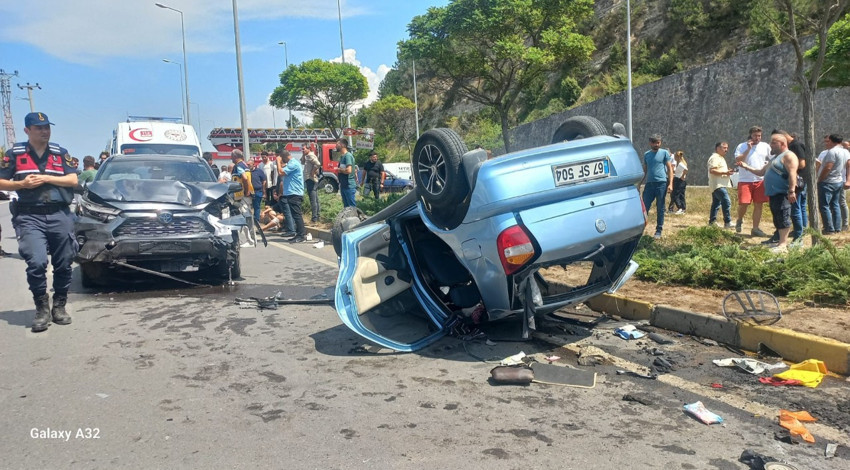 Zonguldak'ta korkunç kaza! Otomobil ile cip çarpıştı! Ardından otomobil takla attı: Ölü ve çok sayıda yaralı!