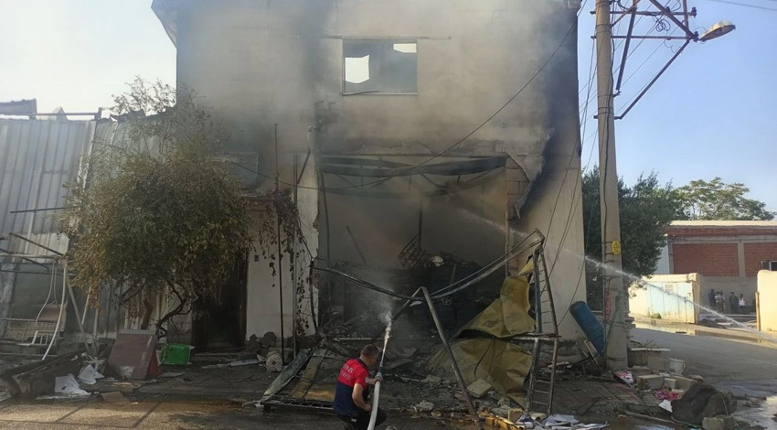 Denizli'de yangın: Ambalaj fabrikası küle döndü