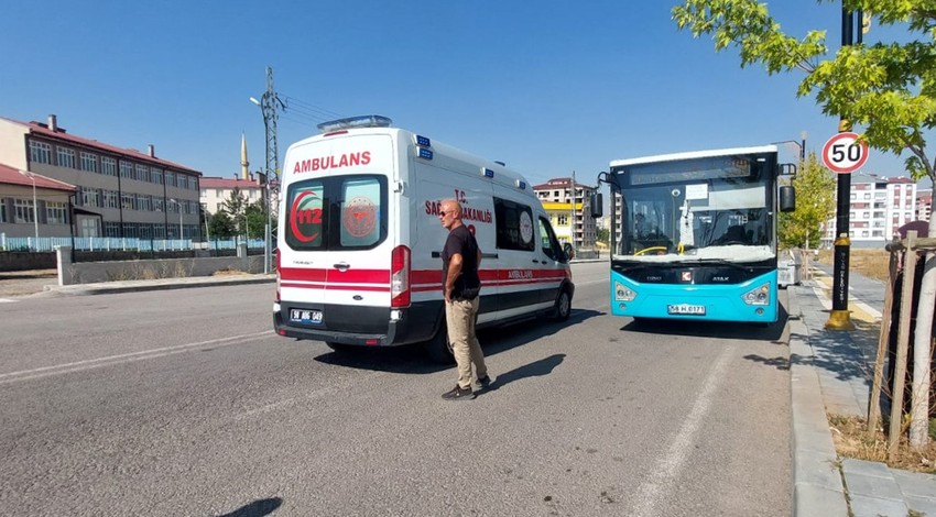 Duyarlı şoförden alkışlanacak hareket! Yolcunun hayatını kurtardı