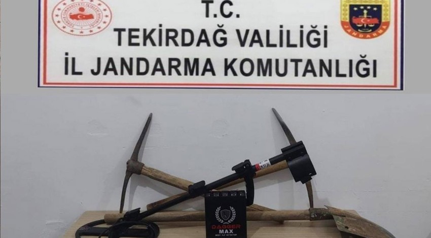 Tekirdağ'da kaçak kazı yaptıkları tespit edilen 3 şüpheli suçüstü yakalandı!