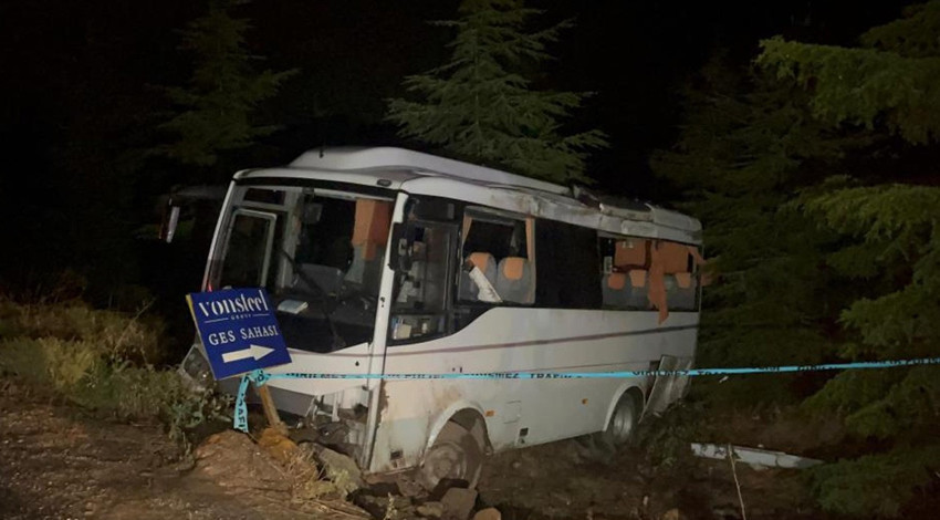 Eskişehir'de polisleri taşıyan araç devrildi: 15 yaralı