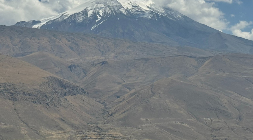Türkiye'nin çatısına ilk kar düştü! Ağrı Dağı eylül ayında beyaz örtü altına girdi
