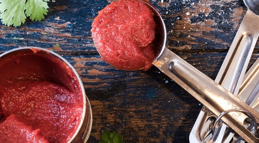 Kebap yerine kalp yedirmişlerdi! Sahte ürünlere yenileri eklendi! İşte salça diye sattıkları madde!