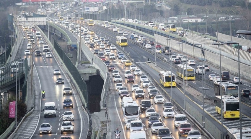 İstanbul'da trafik yoğunluğu yüzde 60'ı geçti