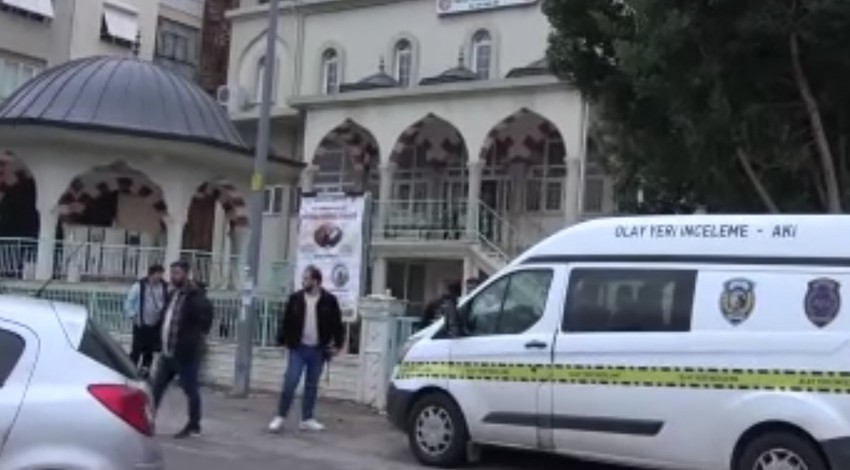 3 gündür cami avlusunda kalıyordu! Ölü halde bulundu