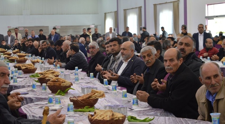 Mardin'de 10 yıllık kan davası, bin kişinin katıldığı barış yemeği ile sona erdi