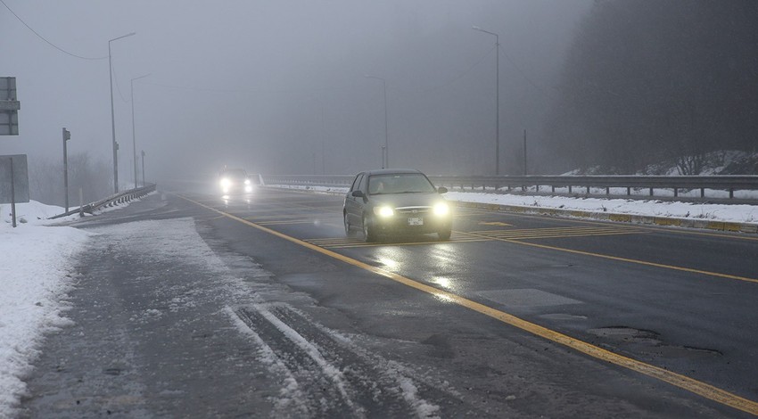 Bolu Dağı'nda kar etkili oluyor: Karayolları ve trafik ekiplerinden uyarı!