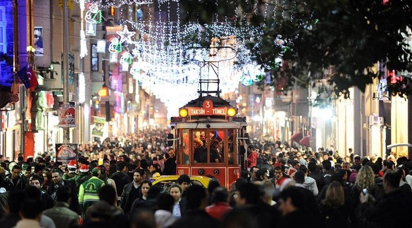 Megakentte yılbaşı hazırlıkları başladı: O gece dışarı çıkmayı düşünen İstanbullular dikkat!