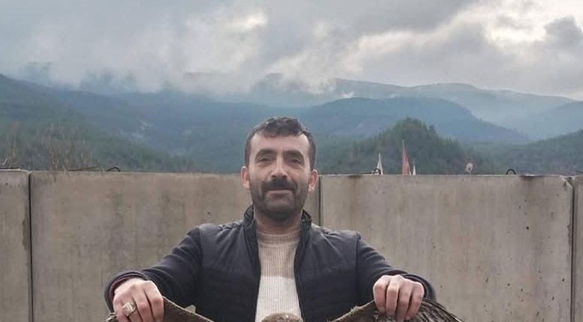 Karabük'te yol kenarında bulduğu yırtıcı hayvanın yaralı olduğunu anladı. Hayvanı hemen jandarma ekiplerine teslim etti