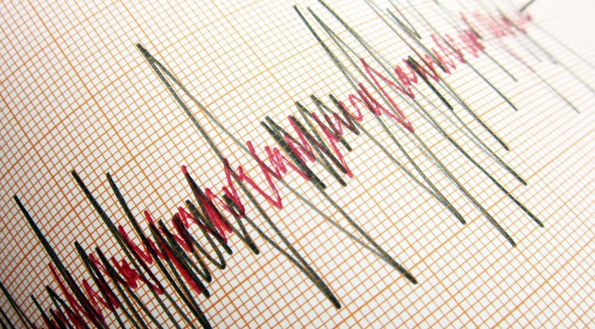 Komşu İran sallandı! 5,2 büyüklüğünde bir deprem meydana geldi