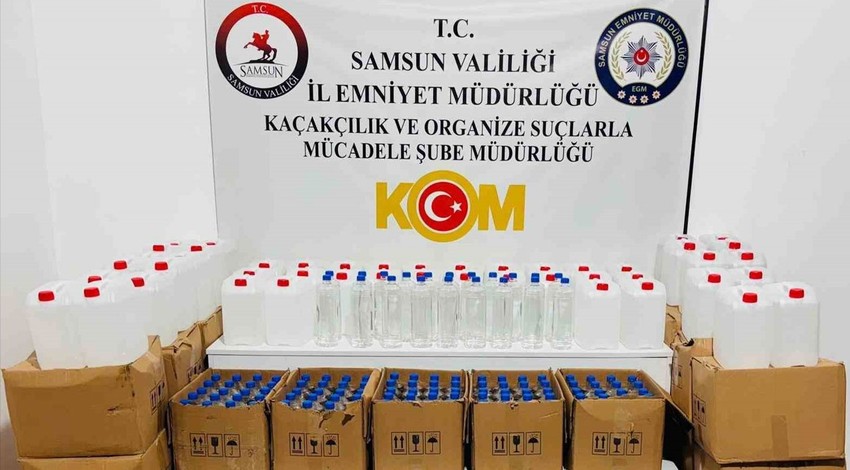 Samsun'da kaçak alkol operasyonu: 1 ton etil alkol ele geçirildi