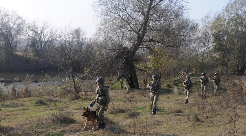 FETÖ şüphelisi eski hakim ve savcı yurt dışına kaçarken yakalandı!