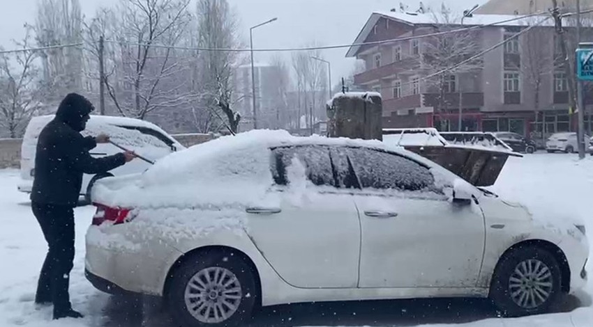 Ağrı'nın o ilçesinde uzun bir aranın ardından etkili oldu. Vatandaşlar zor anlar yaşadı