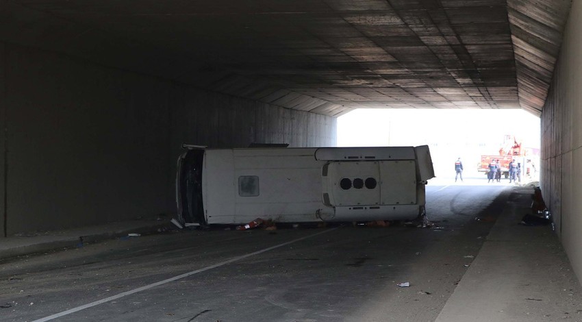 Denizli'de feci kaza! İşçileri taşıyan servis devrildi: 4 ölü, 19 yaralı