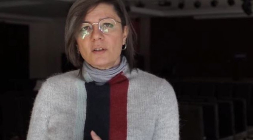 Vefat eden ünlü sanatçı Prof. Dr. Gülçin Aksoy'un anılarını kızı ve arkadaşları sergide yaşatacak