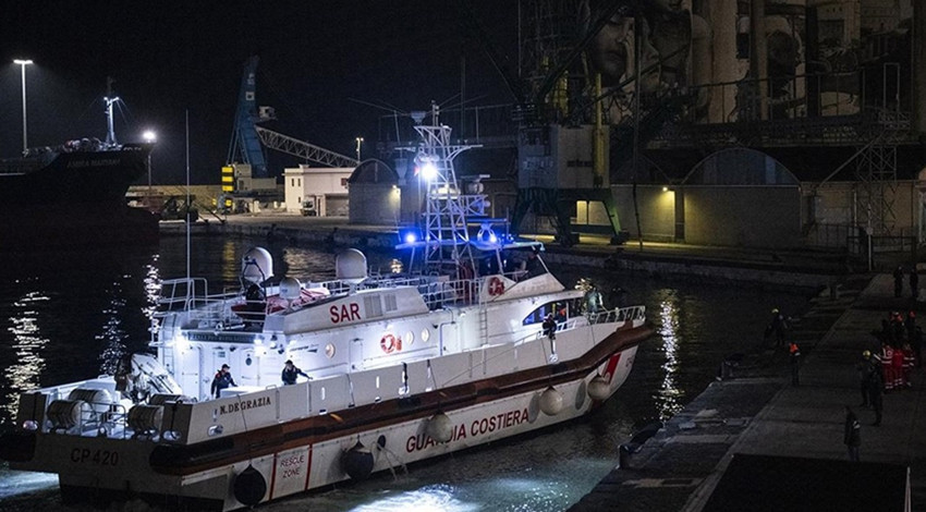 İtalya Arnavutluk'a gönderdiği göçmenleri geri aldı