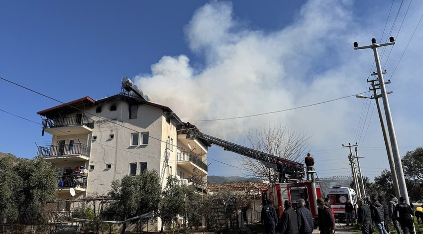 Fethiye'de yangın: 2'si çocuk 5 kişi dumandan etkilendi!
