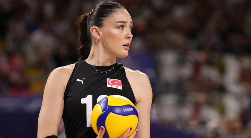 Filenin Sultanı Zehra Güneş asansör pozuyla beğeni topladı: Güzel voleybolcuya takipçilerinden yorum yağdı!