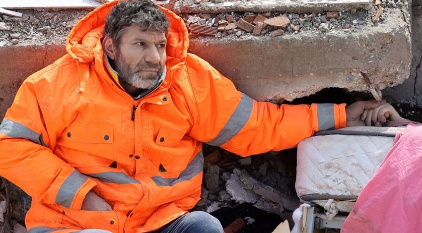 Ünlü isimler asrın felaketinde hayatını kaybedenleri andı! "Unutmadık, unutmayacağız"