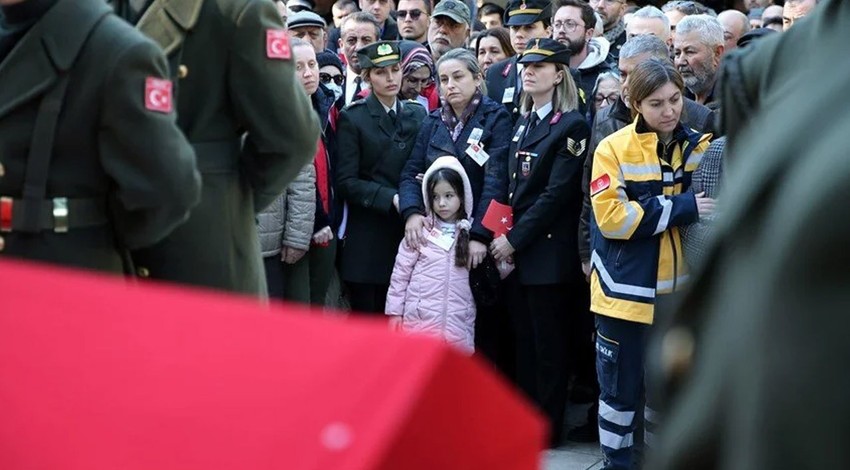 Şehit Binbaşı Yetişen'e son veda: Kızının doğum gününde toprağa verildi