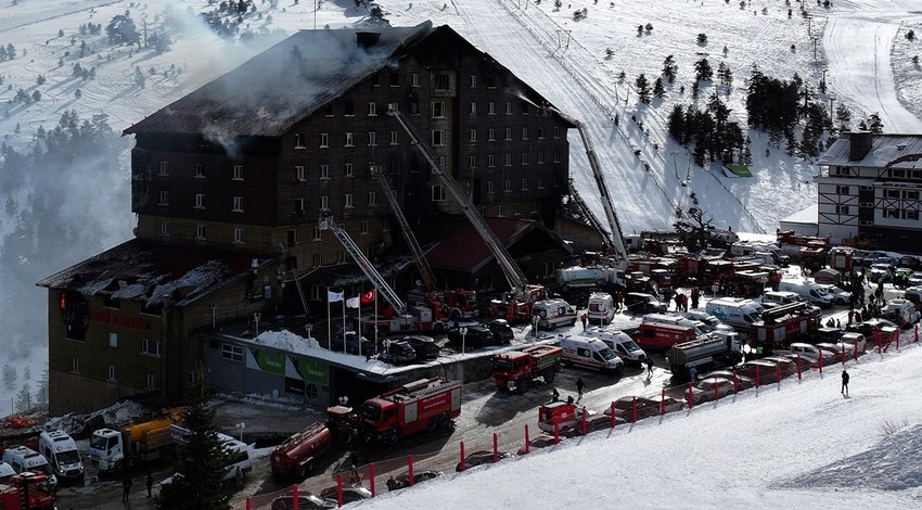 78 kişiye mezar olan Grand Kartal Otel kaçak mıydı? Bakanlık'tan açıklama geldi