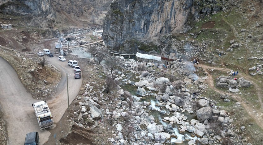 Şırnak'ta çevre seferberliği! Doğaya gelen ekipler, ellerinde 10'larca torba ile döndü