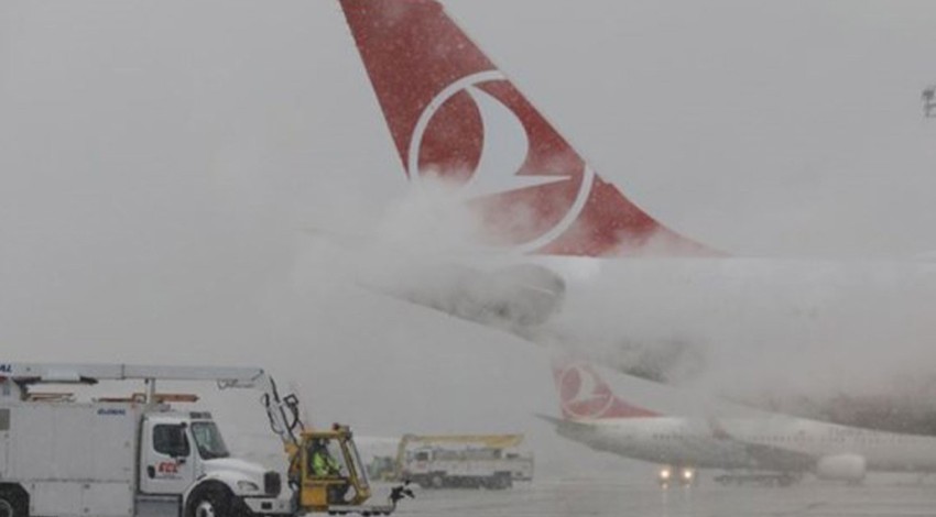 Sabiha Gökçen'de görüş mesafesi düştü: Uçaklar uzun süre havada tur attı!