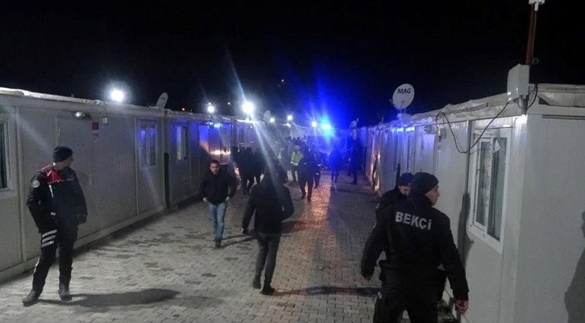 Malatya'da konteyner kentte polise bıçaklı saldırı