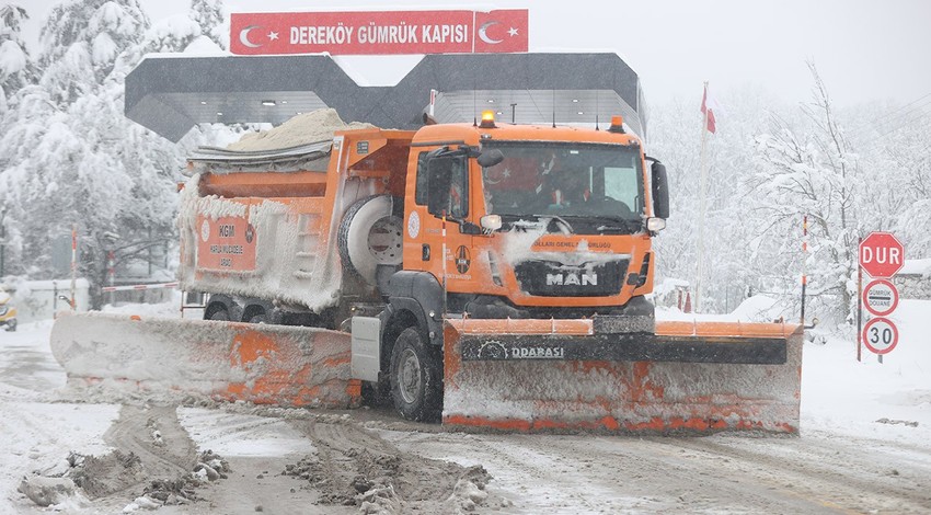 Kırklareli'nde yoğun kar yağışı: Kar kalınlığı 10 santimetreye ulaştı!