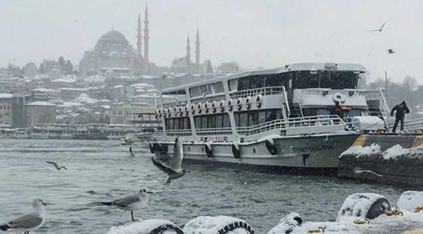 İstanbul Boğazı'nda gemi trafiği askıya alındı!