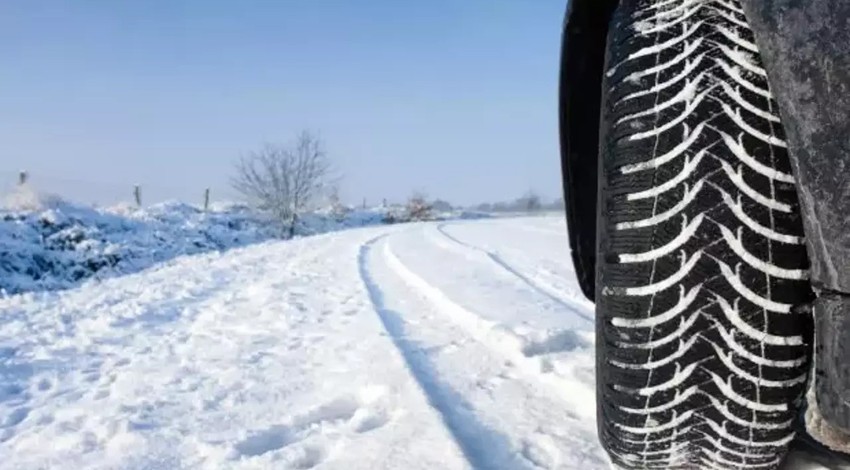 Vatandaşlar çileden çıktı! Kar yağınca Petlas’ı olan yolda kaldı! Şikayet yağdı