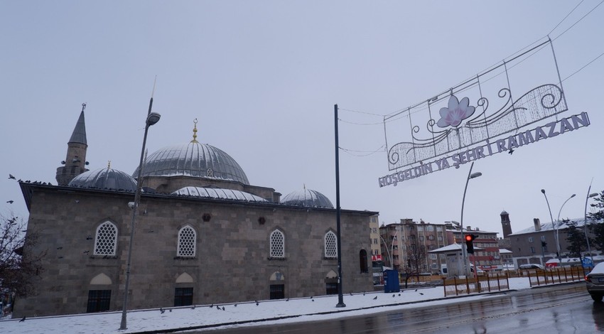 Meteoroloji 12. Bölge Müdürlüğü uyardı. Erzurum, Erzincan ve çevrelerinde etkili oldu. Aman dikkat