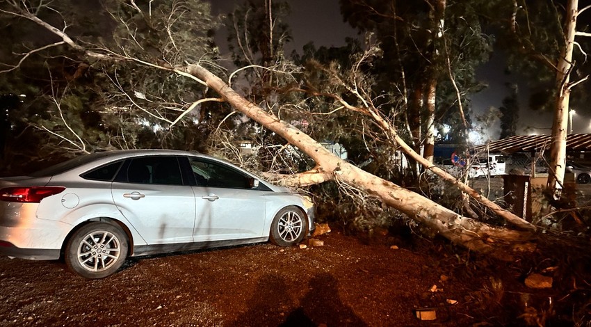 Meteoroloji'den gelen uyarının ardından Hatay'da etkisini gösterdi. Kenti birbirine kattı