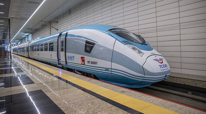 Bakan Uraloğlu duyurdu! Tren biletlerinde yeni evlenen çiftlere yüzde 50 indirim!