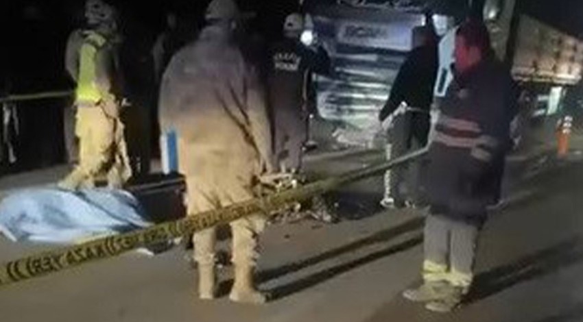 Hatay'da feci kaza! Tır ile motosiklet çarpıştı: 2 genç hayatını kaybetti