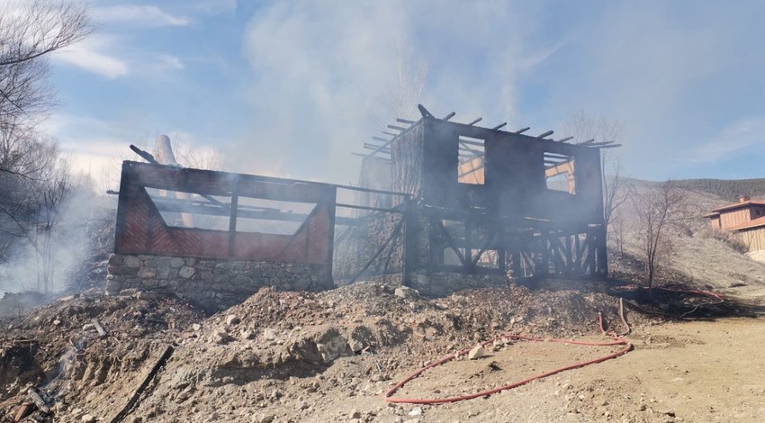 Kastamonu'da korkunç yangın! 100 yıllık değirmen kül oldu